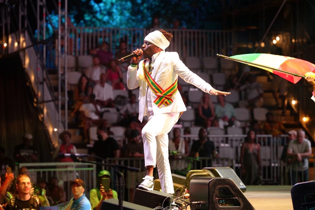 Chuck Fenda lights up Costa Rica with high energy show at Limon Carnival