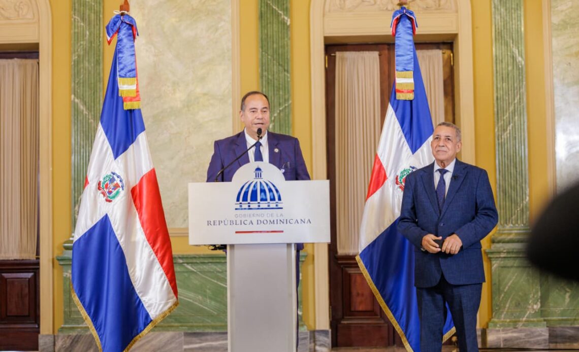 Dominican government presents five-year achievements