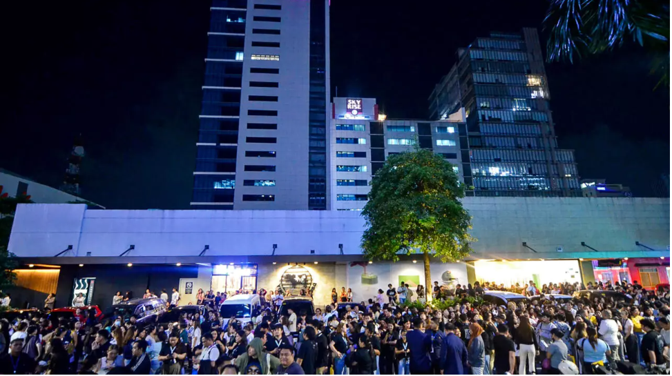 Strong quake in central Philippines kills 26 as search ongoing