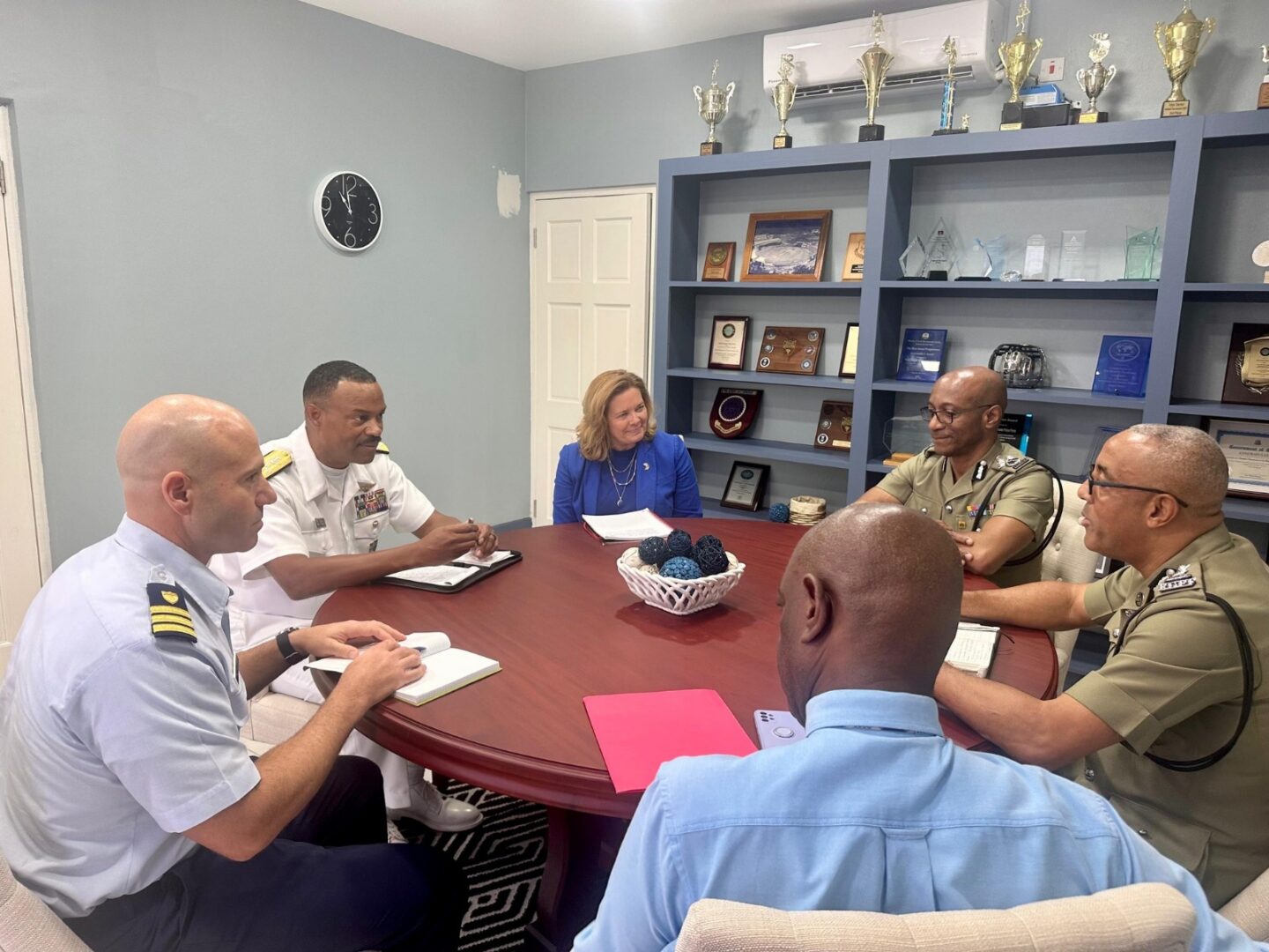 Technical and logistical support discussed between US military personnel and RGPF