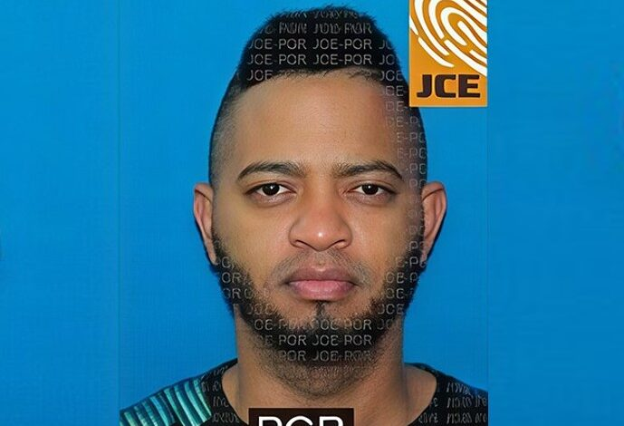 Argenis Kodigo, linked to the Kodigo VIP nightclub, turns himself in for alleged drug trafficking and money laundering.