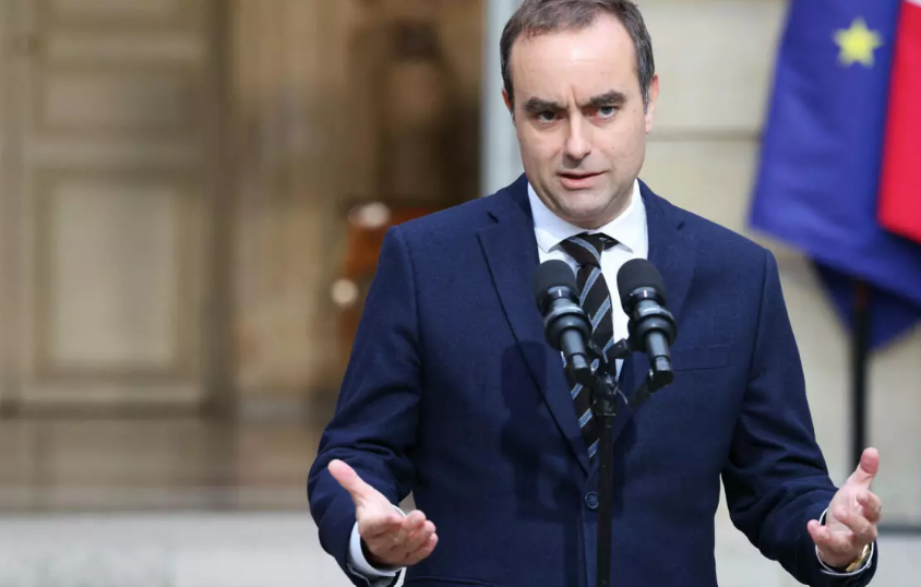 French PM under pressure to put together cabinet