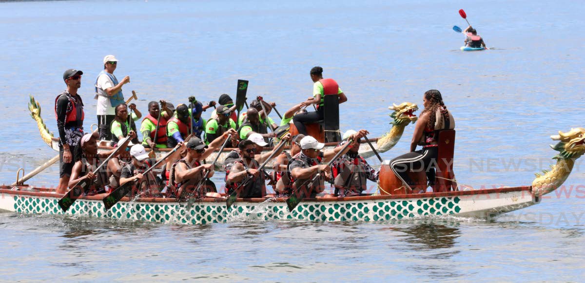 Aquaholics, Bluebloods make splash at Dragon Boat Festival
