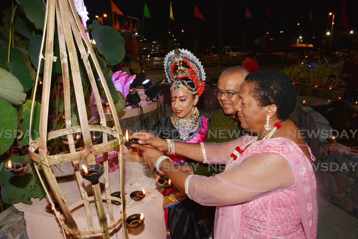 Beckles: Divali theme about service to humanity