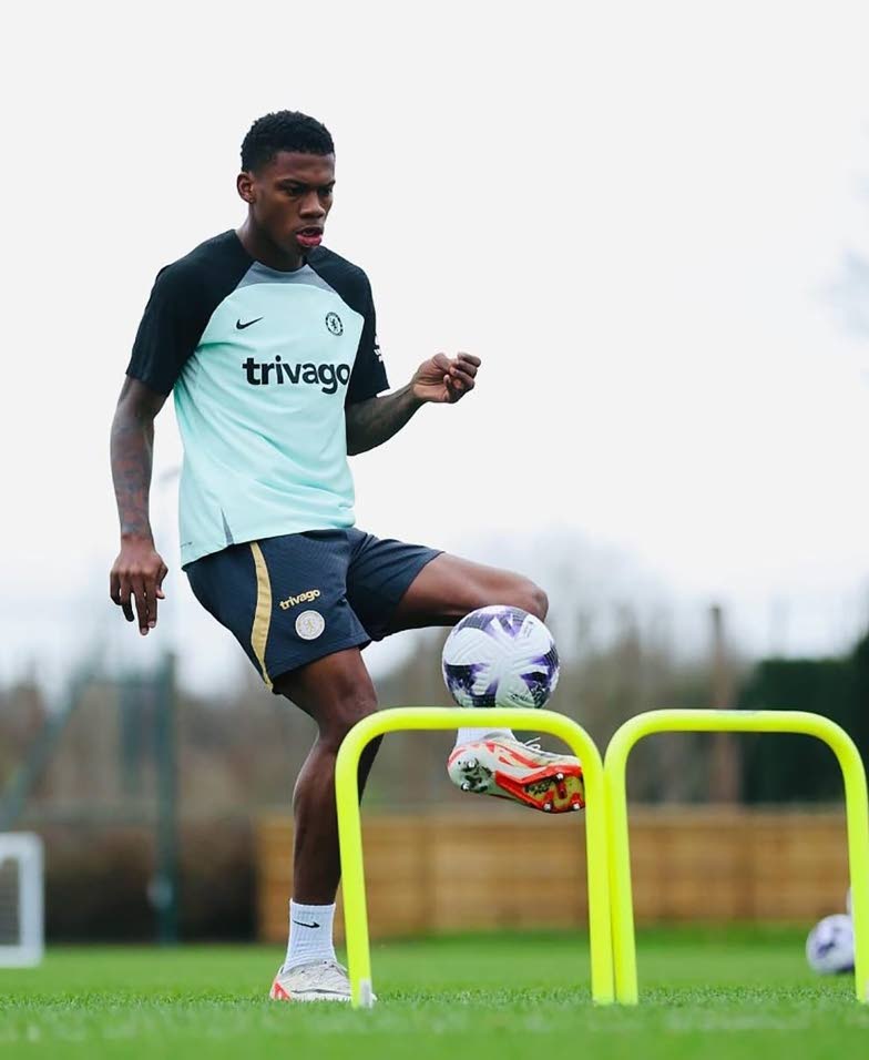 ‘Whisper’ Richards gets Boyz call-up as injury replacement for Demarai Gray