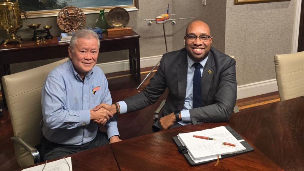 Seiveright commends Hendrickson family for leadership in manufacturing