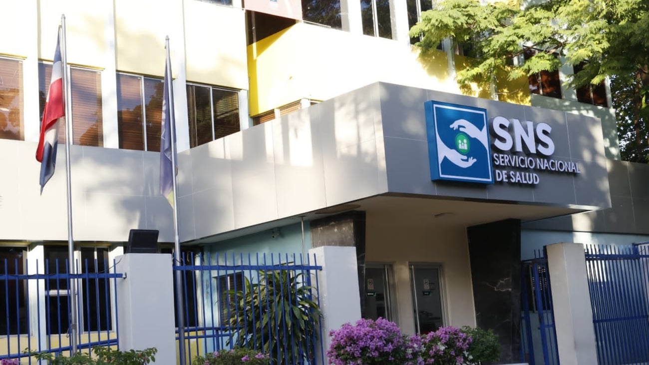 What measures are hospitals taking to deal with the effects of the tropical wave?