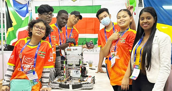 Jonge tech-talenten op wereldrobotica-wedstrijd in Panama