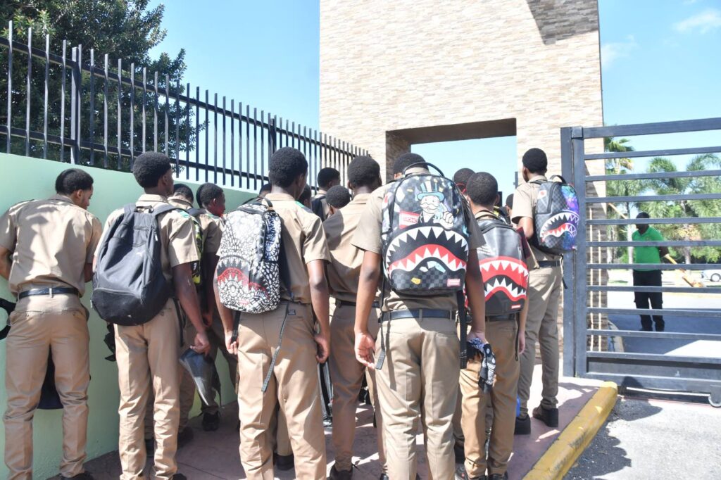 Calabar principal stands firm on dress code