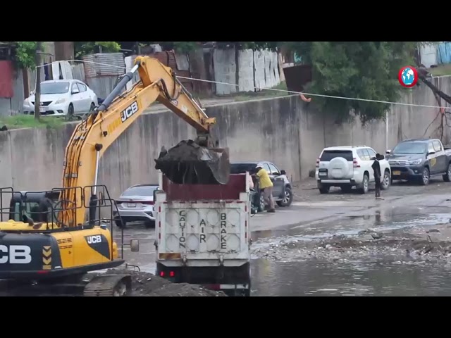 #EyeOnMelissa: Sandy Gully gets last minute clean-up as NWA prepares for heavy rain