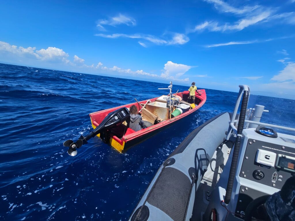 Jamaica Defence Force (JDF) coast guard, air wing, rescue missing fishermen