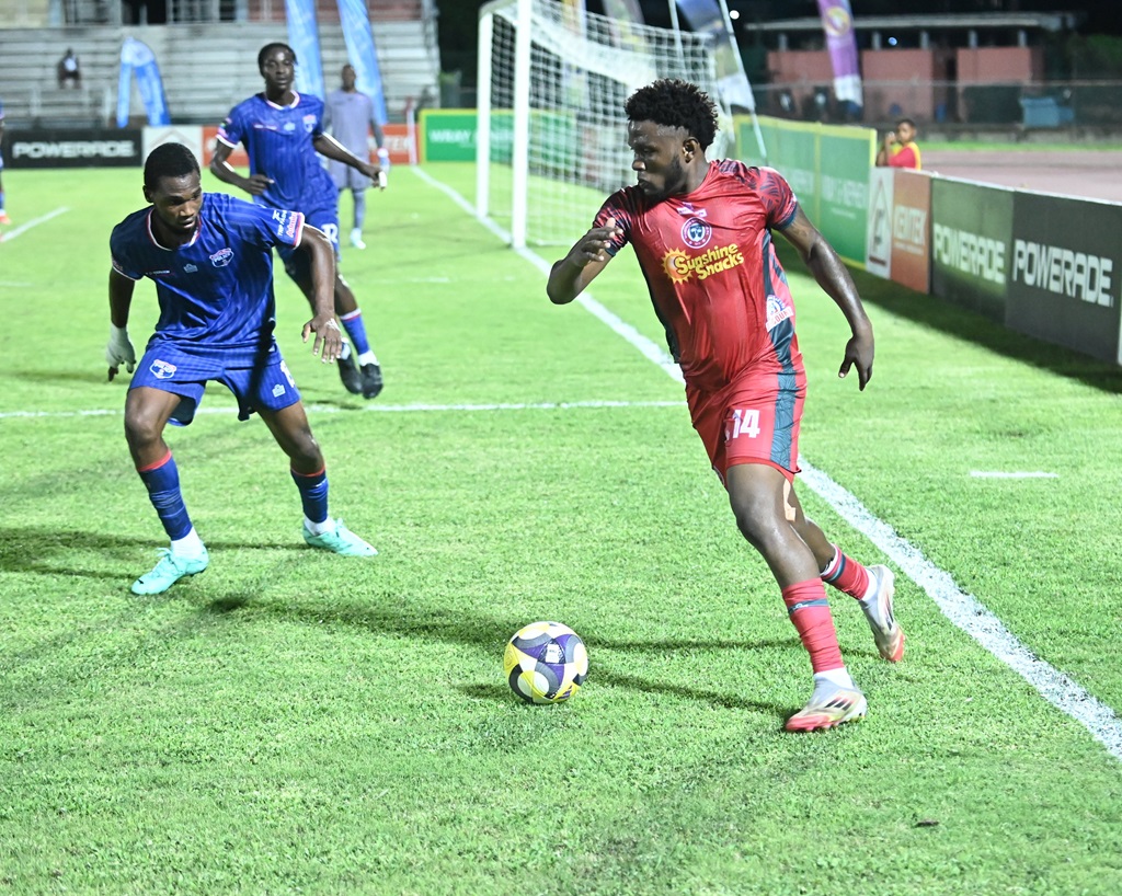Montego Bay United edge 10-man Chapelton Maroons, extend JPL lead