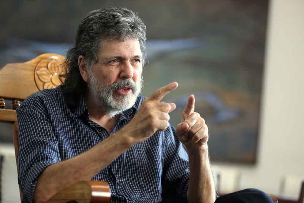 Abel Prieto celebrates life, with loyalty to Revolution and Cuba