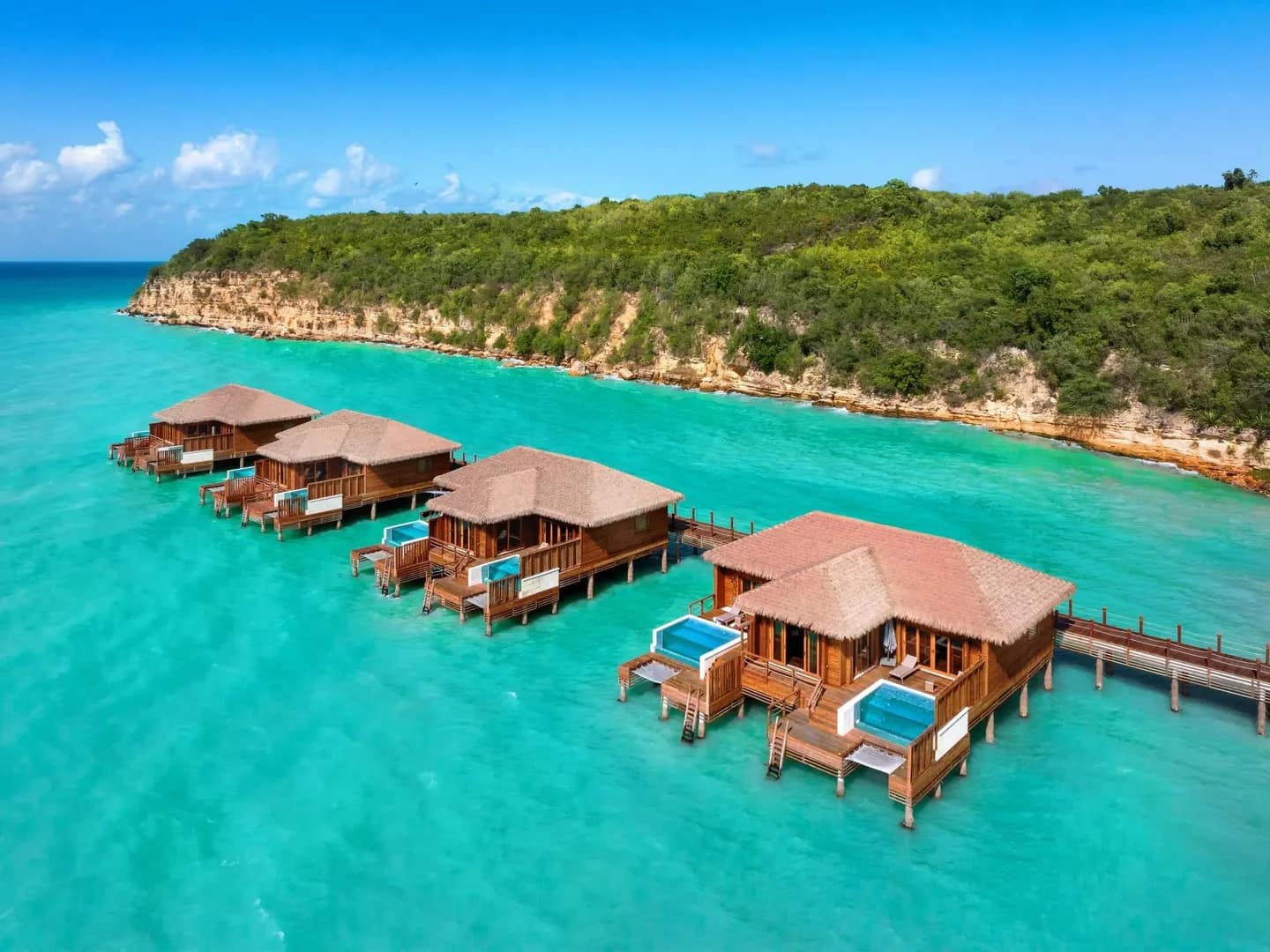 Royalton CHIC Antigua Earns Spotlight in Forbes Travel Feature