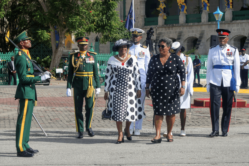 Remembrance ceremony draws solemn crowds in City