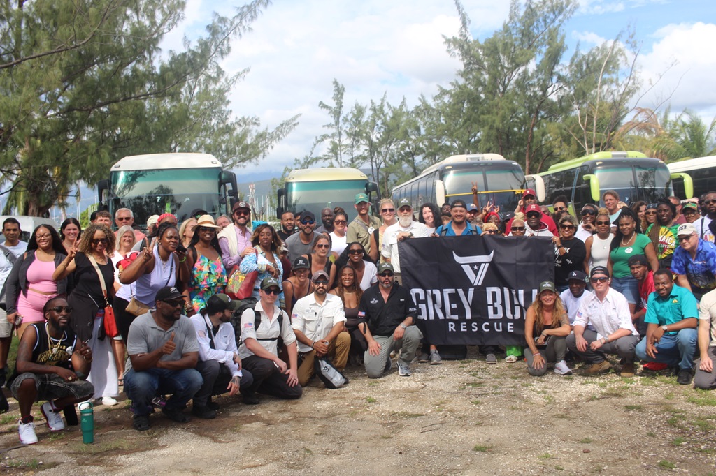 WATCH: Americans stranded in Jamaica amid Hurricane Melissa brought home by US non-profit