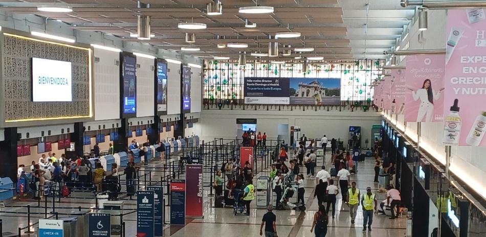US government shutdown causes flight delays at Las Américas Airport