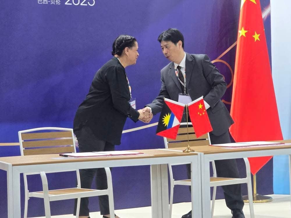 Antigua and Barbuda Signs MoU With China for Solar Powered Street Lights