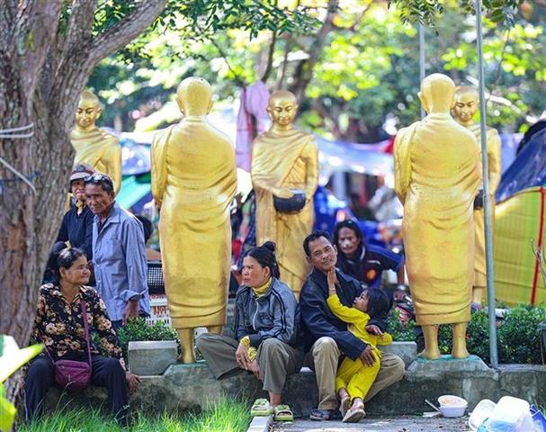 More than 800 Cambodian families displaced by border incident