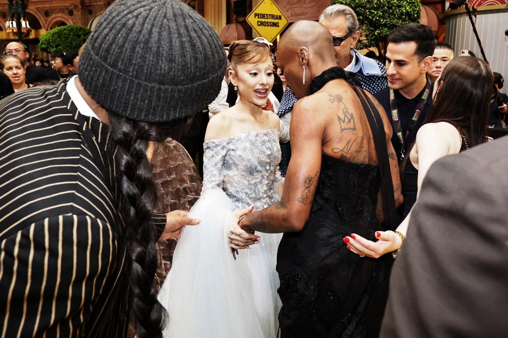 Singapore charges Australian man after Ariana Grande incident