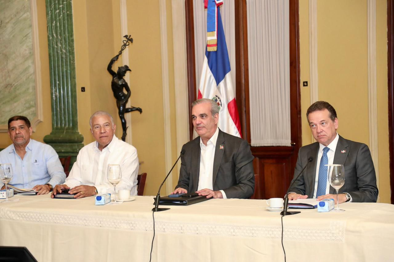 Abinader guarantees stable supply and prices for the Christmas season