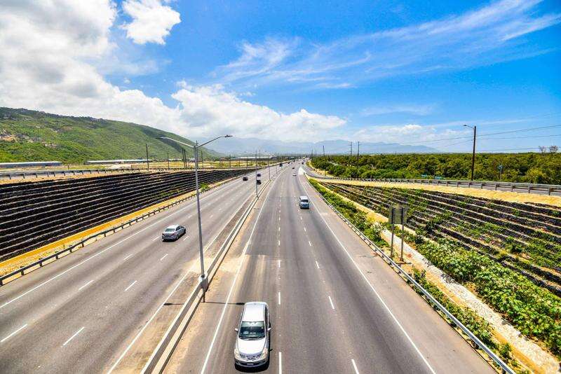 UPDATE: Section of Mandela Highway closed after police shooting