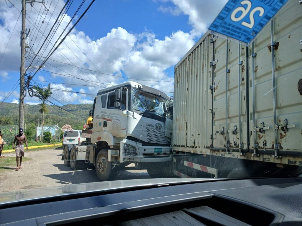 Traffic pile-up on Kendal main road after crash