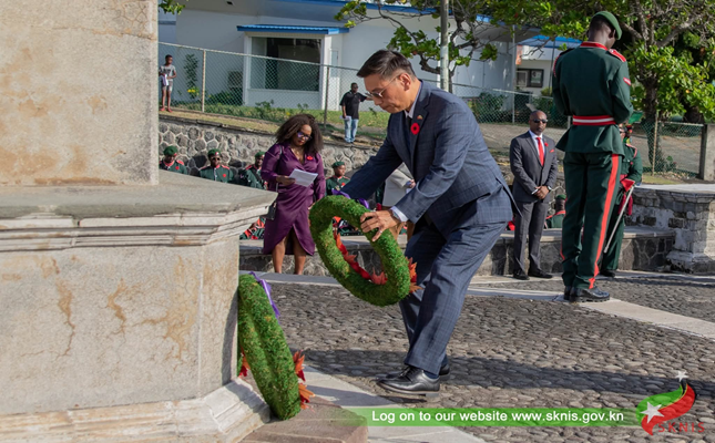 Ambassador Edward Lin-Wen Tao attended the Remembrance Day Service