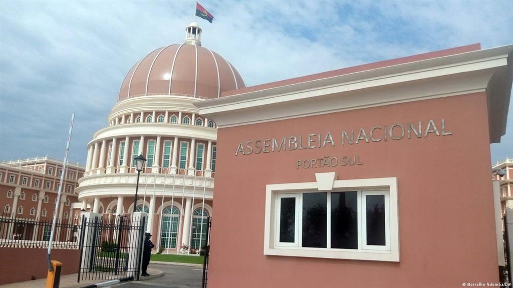 Angola to elect a new president