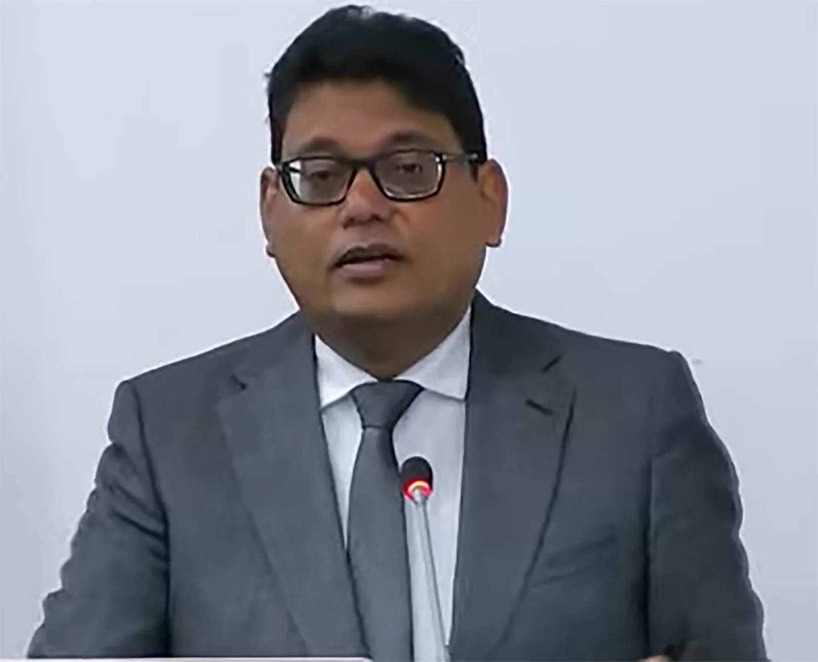 Gajadien vraagt PG onderzoek naar onbevoegde beslissingen en corruptie bij BBS