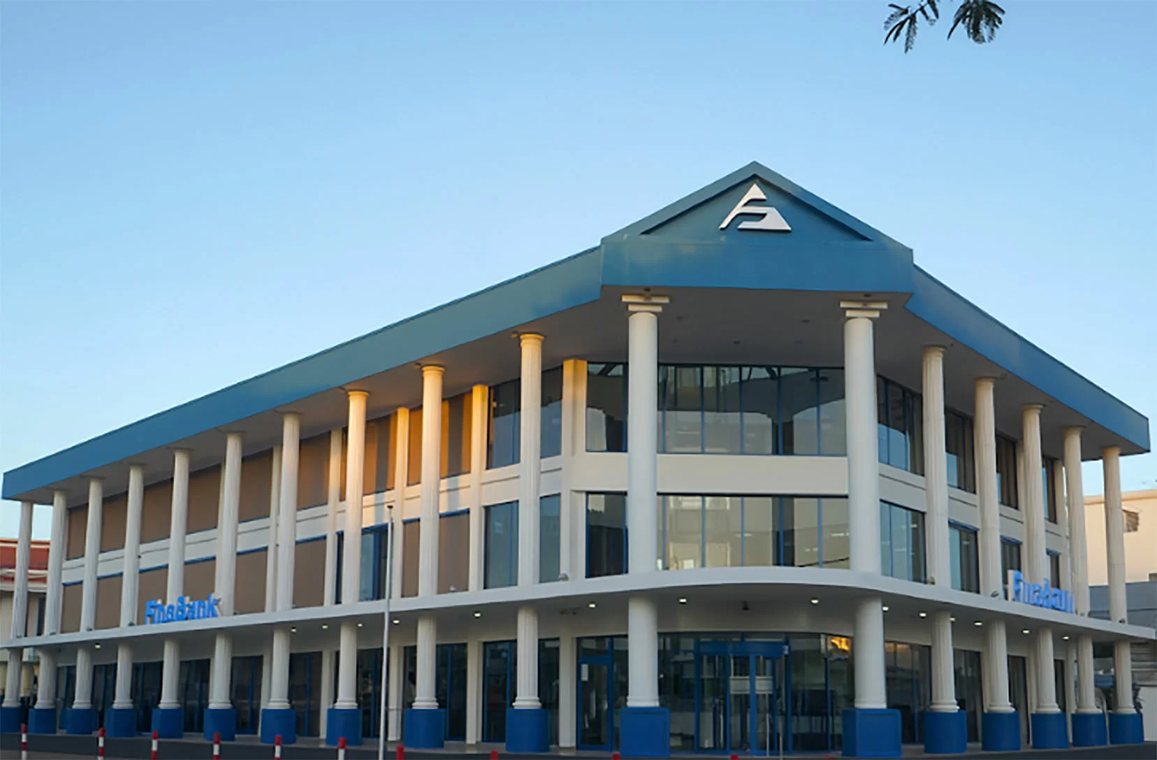 Finabank boekt halfjaarlijkse winst van SRD 230 miljoen