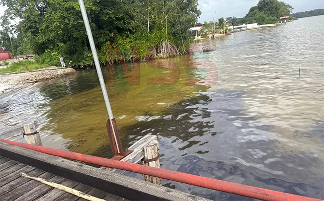 NMA: 3.000 tot 4.000 liter olie in Surinamerivier bij Accaribo