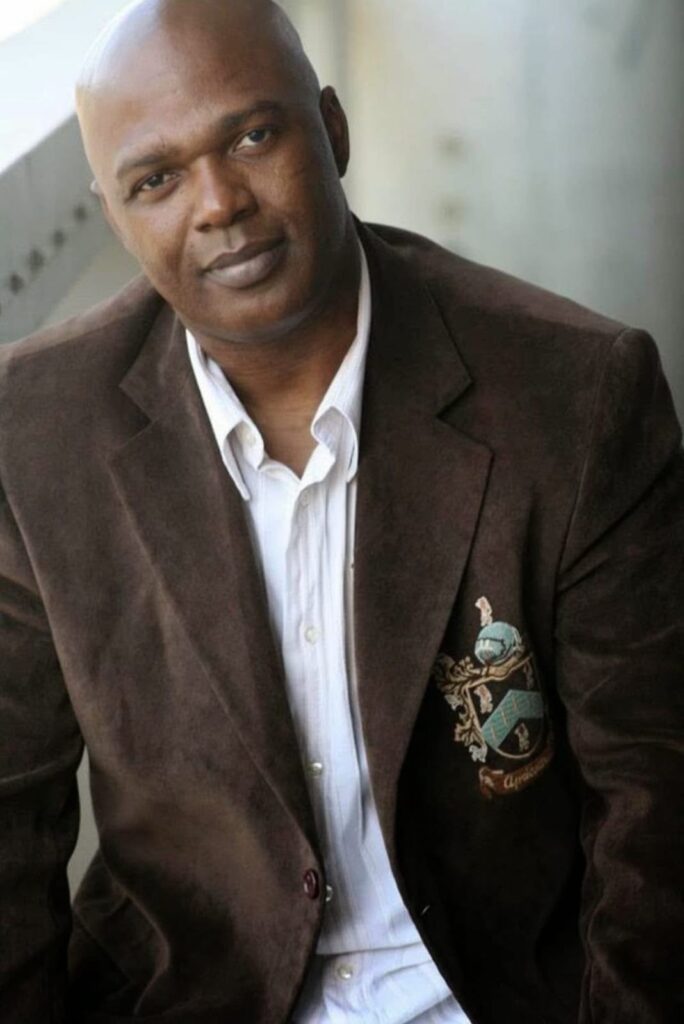 Robert Minott gains buzz with ‘Link Up’ on Pretty Little Baby instrumental remake