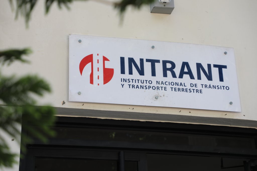 Intrant removes controversial speed wall on Malecón after public backlash