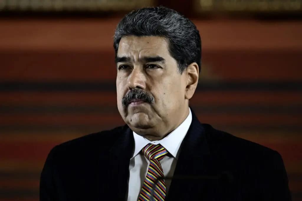 US slaps sanctions on Maduro relatives as Venezuela war fears build