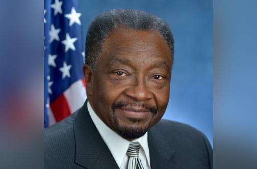 Former US Ambassador Nick Perry rings in new year in Jamaica