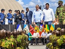 Security : The Government visits the Gang Supression Force