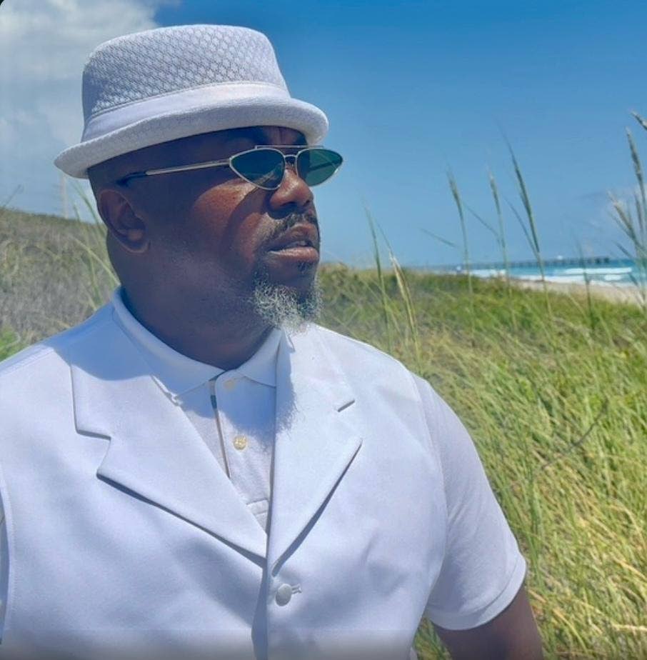 Roger George revisits Singing Sandra’s Nobody Wins a War