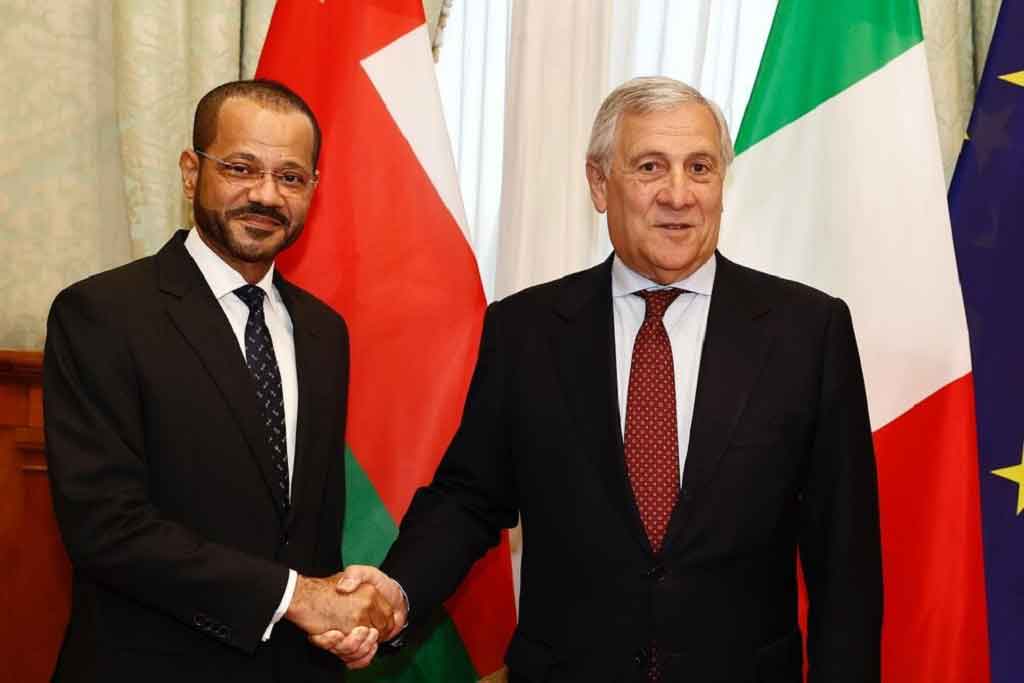 Top diplomats of Italy and Oman for talks to halt Iranian crisis