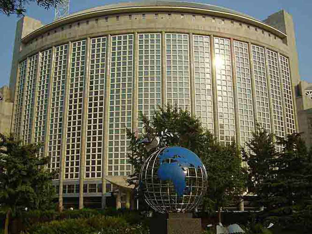 China calls for immediate release of Maduro and his wife