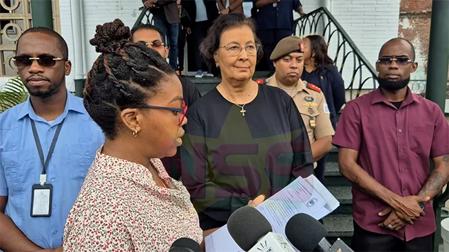 Stakende BLTO vraagt ontslag onderwijsminister en directieleden