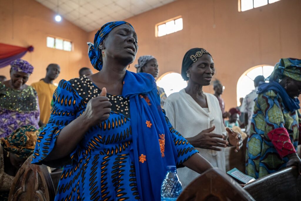 Gunmen kidnap 163 worshippers from two Nigerian churches—clergy