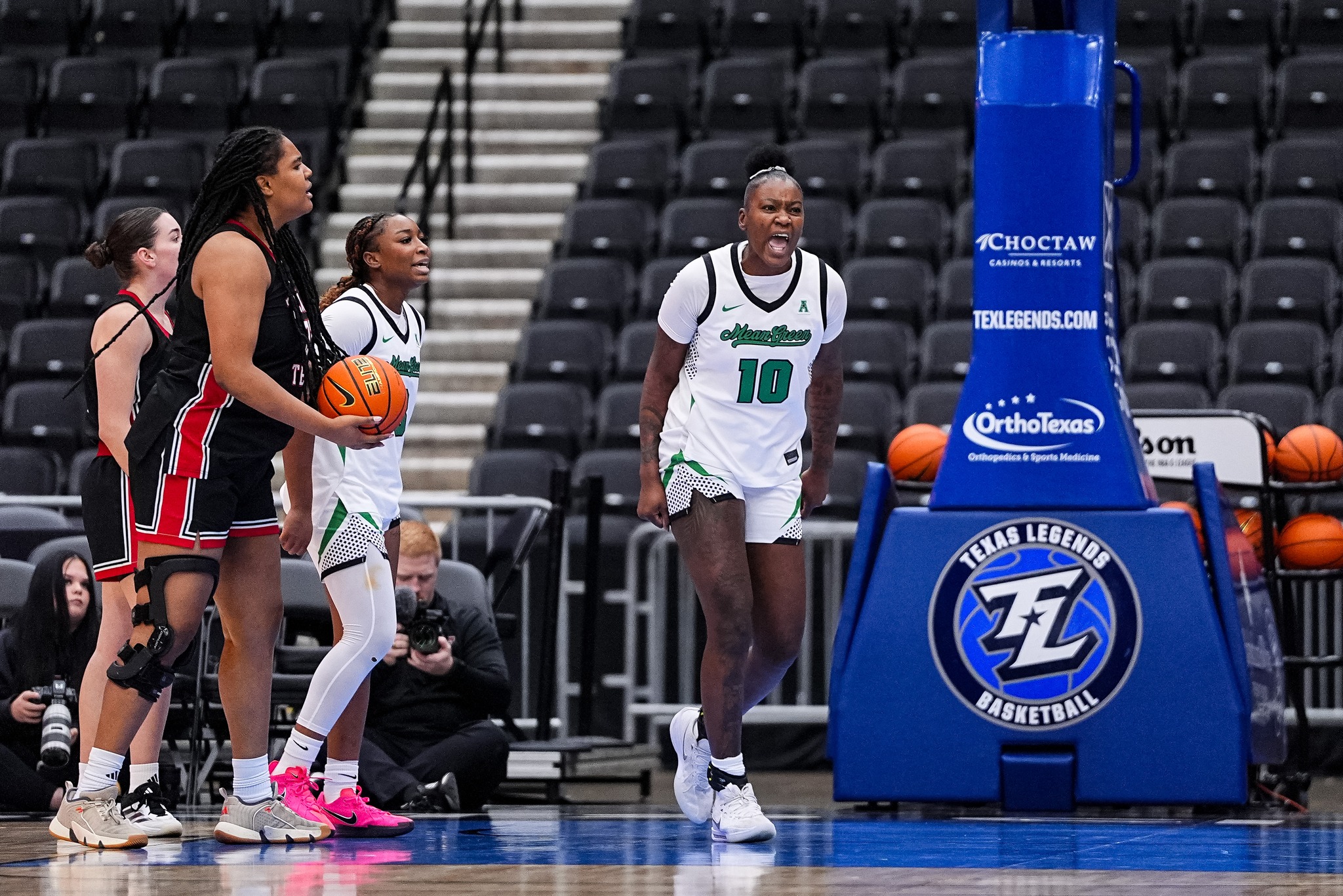 Another Nestor double-double goes in vain as UNT lose