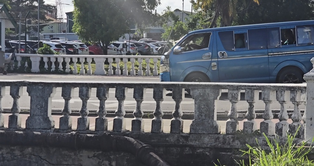 No heavy trucks allowed on sinking High Street bridge