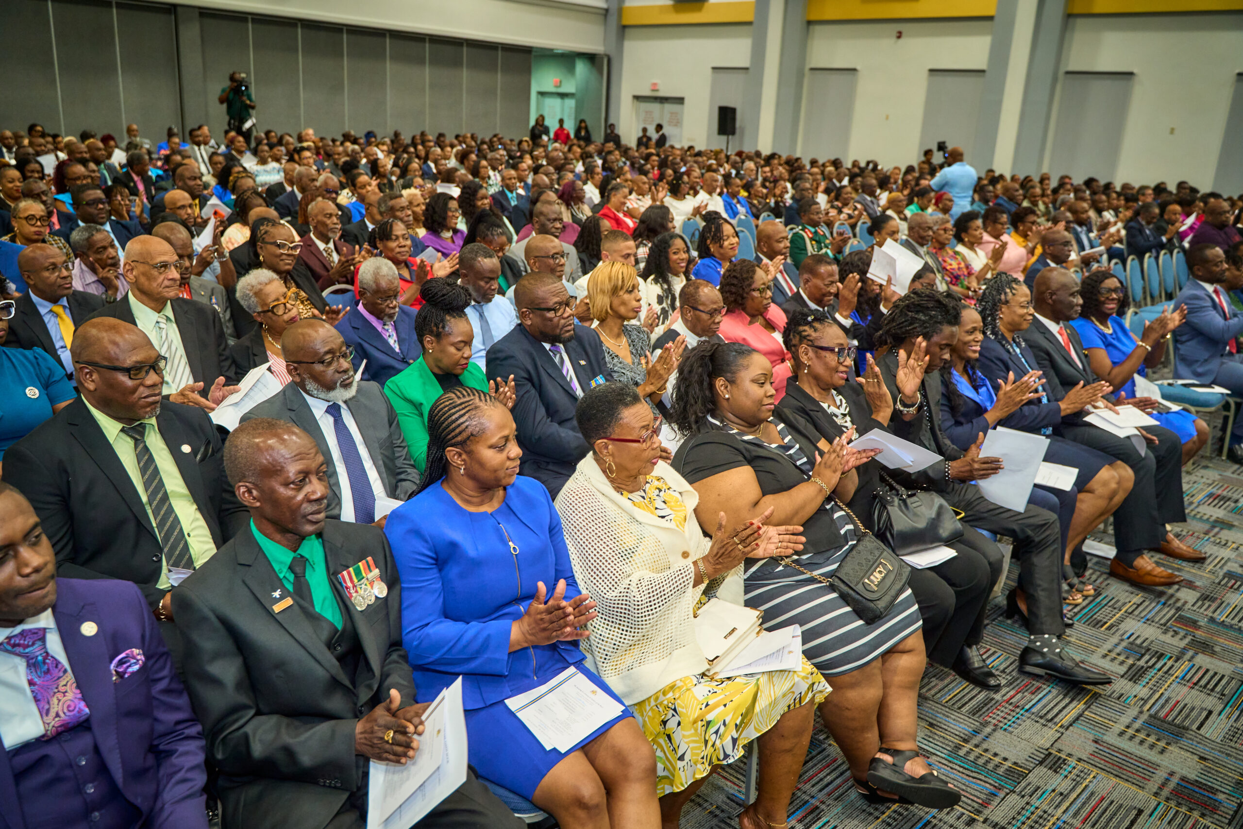 Hundreds take oath as new Justices of the Peace