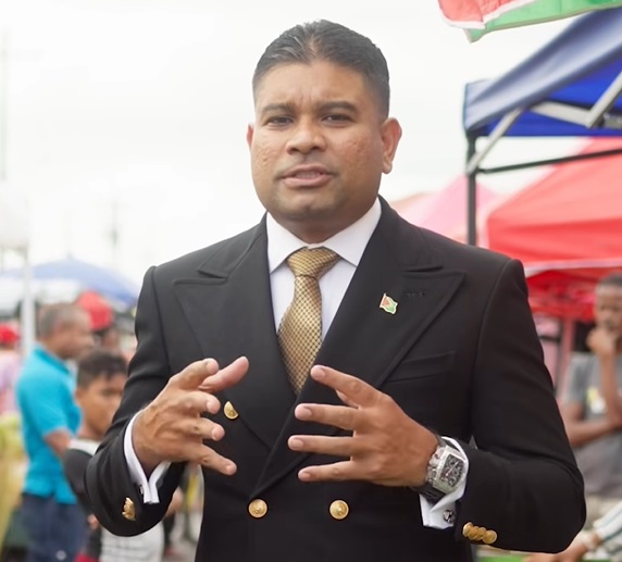 GRA officials to be arrested for allegedly aiding Azruddin Mohamed in transfer of vehicles