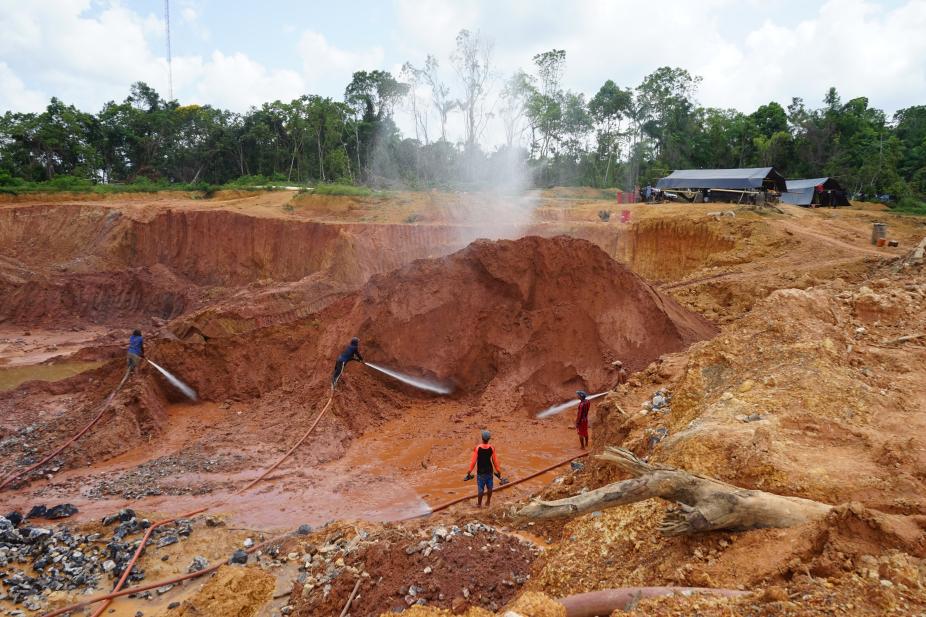 Brazilian miners die in Guyana after pit collapses