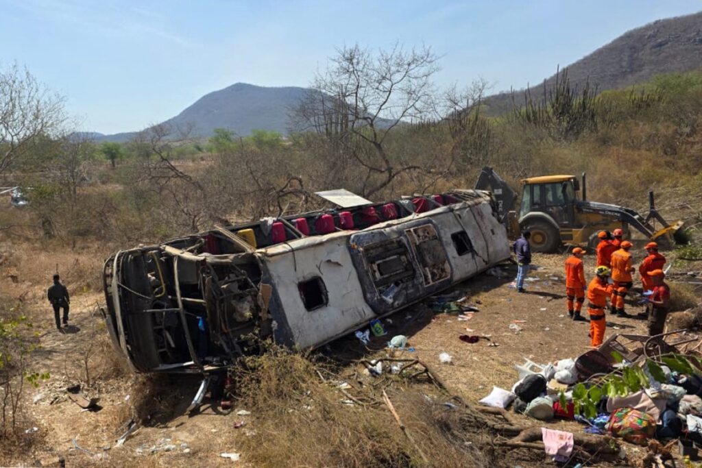 Bus accident kills at least 16 pilgrims in north-east Brazil