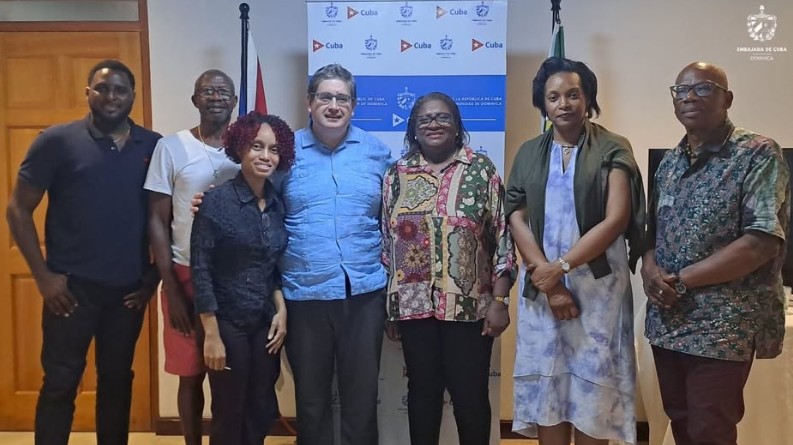 Cuban Ambassador to Dominica meets with solidarity group and Cuban graduates