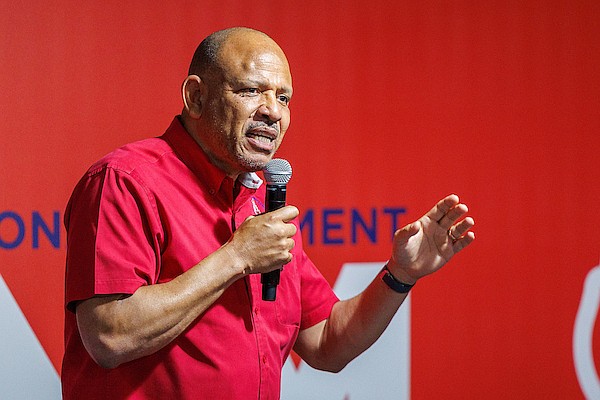 Sands calls $268m hospital a ‘dumb idea’ but avoids scrap talk